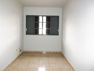 ALUGA-SE SOBRADO JD. ALVORADA PROX. COPEL