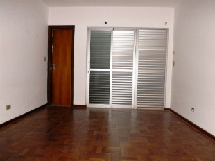 ALUGA-SE APTO ED. CALAMARES ZONA 07. À 200M2 DO SHOOPING AVENIDA CENTER