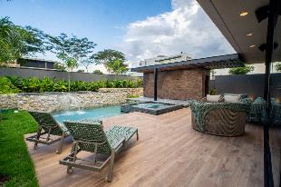 Sobrado em Condomínio à venda em Jardins de Monet Residence - Maringá - PR