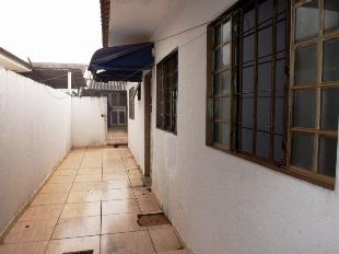 ALUGA-SE 2 CASAS NO TERRENO JD PARAISO