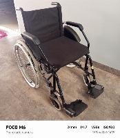 cadeiras de rodas semi nova