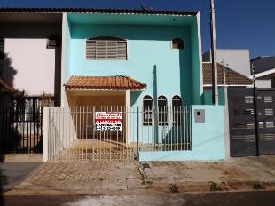 ALUGA-SE SOBRADO JD AMÉRICA PRÓX. PARQUE DE EXPOSIÇÃO