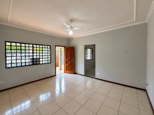 Casa com 3 Quartos, 120m² - Parque Industrial 200, Maringá/PR