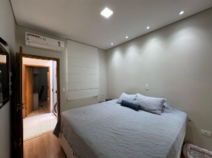 CASA NO JD. ITÁLIA