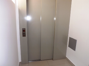 VENDE-SE APTO ED. STUDIO PARANAGUA. ZONA 07 PRÓX. U.E.M