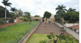 Sobrado contendo 1 apto + 2 salas comerciais, terreno gde, prox. ao country club,bosque 2.