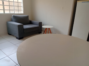 Kitnet com 1 Quarto e 30 m² na Zona 08 - Maringá/PR