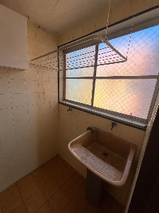 03 quartos e 01 banheiro - Apartamento