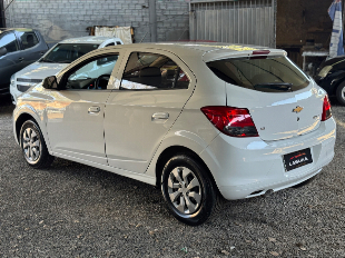 Gm Onix LT 1.0