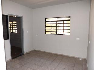 ALUGA-SE CASA JD NOVO OASIS PRÓX. AV. GUAIAPÓ