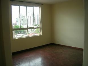 Apartamento à venda na Zona 03