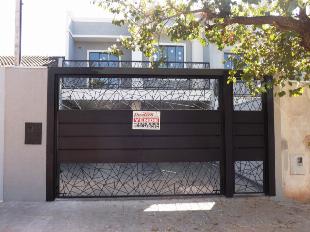 VENDE-SE SOBRADO TRI PLEX C/ PISCINA. JD DIAS I.