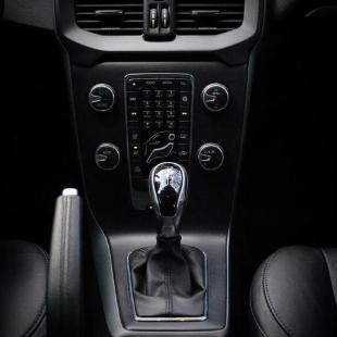 VOLVO V40 2.0 T4 KINET 2019