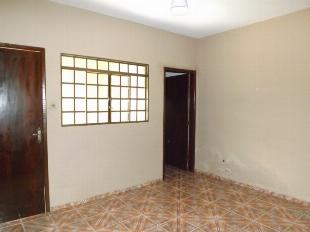 ALUGA-SE CASA PARQUE DAS GREVILEAS PRÓX. ACEMA