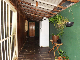 VENDE-SE CASA JD ALVORADA OU TROCA POR APTO (-) VALOR