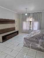 ALUGO CASA PRÓXIMO HU, AMPLA, 3 BANHEIROS, SUITE MAIS 2 QUARTOS, ESCRITORIO E 3 VAGAS GARAGEM COBERTA