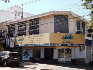 ALUGA-SE APTO SOBRE LOJA. COMERCIAL OU RESIDENCIAL. AV. PEDRO TAQUES Nº 1350. EM FRENTE A SANEPAR