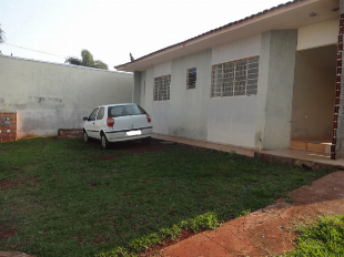 VENDO UMA EXCELENTE CASA NO JARDIM ALVORADA EM MARINGA COM TERRENO COMERCIAL COM 700 METROS