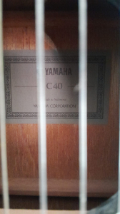 Vendo Violão Yamaha C 40 Acústico usado. Está em ótimo estado.