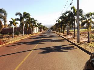 VENDE-SE EXCELENTE TERRENO ESQUINA JD TERRA BELA PRÓX. COND. ALPHVILLE