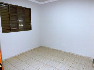 ALUGA-SE BELA CASA VILA MORANGUEIRA PROX. SANEPAR