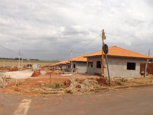VENDE-SE EXCELENTE TERRENO JD PIONEIROS IGUARAÇU. PRONTO P/ CONSTRUIR