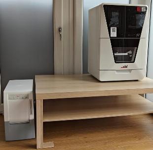 VHF E5 5-Axis Dental Milling Machine