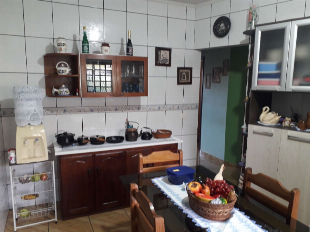 VENDE-SE 02 CASAS NO MESMO TERRENO.