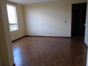Apartamento à venda na Zona 03