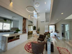 SOBRADO COM SUITE NO PAV INFERIOR CONDOMINIO HAYASHI