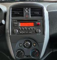 NISSAN VERSA SL 1.6 MANUAL