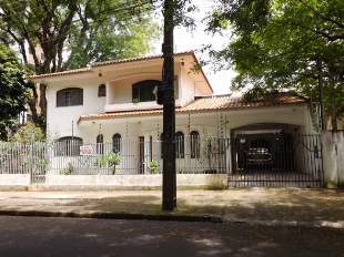 VENDE-SE BELO SOBRADO SEMI MOBILIADO AREA CENTRAL PRÓX. SHOOPING AVENIDA CENTER