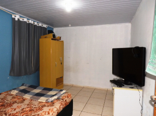 VENDE-SE 2 CASAS NO TERRENO JD ALVORADA PROX. PRAÇA SÃO VICENTE