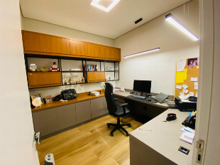 VENDE-SE BELA CASA TODA MOBILIADA. JD ALVORADA PROX. PRAÇA FARROUPILHA