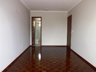 VENDE-SE EXCELENTE APTO ED. RIO DE JANEIRO. PRÓX. U.E.M