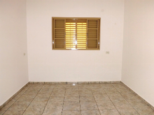 ALUGA-SE CASA JD LICCE. MARINGÁ