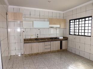 ALUGA-SE CASA JD. ALVORADA PRÓX. PRAÇA FARROUPILHA