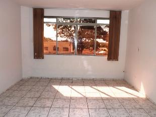 ALUGA-SE SALA SOBRE LOJA AV. TUIUTI PRÓX. COLÉGIO BRANCA DA MOTA FERNANDES