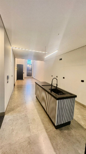 Linda Residência Maringá com 2 Suítes + 1 quarto.