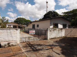 VENDE-SE BELO TERRENO 665M² (17,50 X 38). VILA SANTO ANTONIO C/ 2 CASAS
