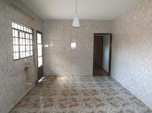 ALUGA-SE CASA PARQUE DAS GREVILEAS PRÓX. ACEMA