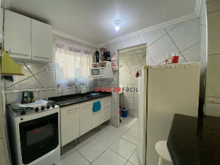 Apartamento com 3 dormitórios para alugar, 55 m² por R$ 2.460,00/mês - Vila Bosque - Maringá/PR