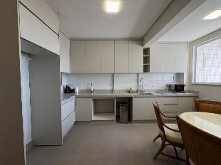 Cobertura Duplex Preço Baixo em Maringá com 3 Quartos sendo 1 Suíte - 03 Vagas paralelas - Condomínio com área de lazer completa
