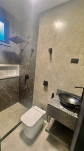 Linda Residência Maringá com 2 Suítes + 1 quarto.