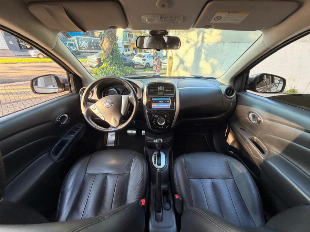 Nissan Versa Unique 1.6 16v flexstar 4p aut.