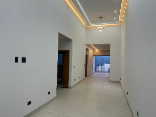 CASA NO JARDIM MADRID
