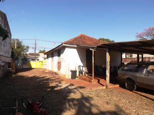VENDE-SE TERRENO  641M². VILA SANTO ANTONIO PROX. DA IGREJA E DA COPEL.