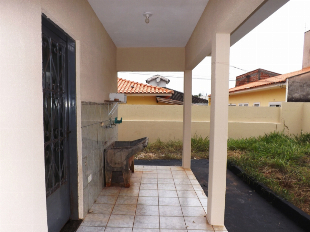 ALUGA-SE CASA JD OASIS MARINGÁ