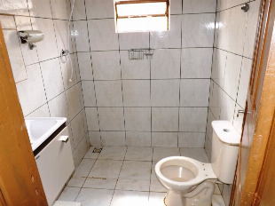 ALAUGA-SE CASA VILA MORANGUEIRA EM FRENTE AO COLÉGIO FARIA PIOLI