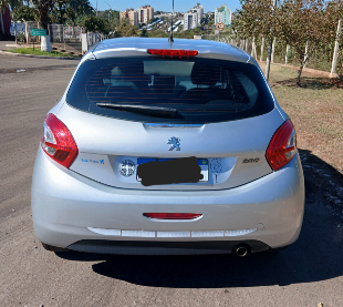 Veículo impecável a venda